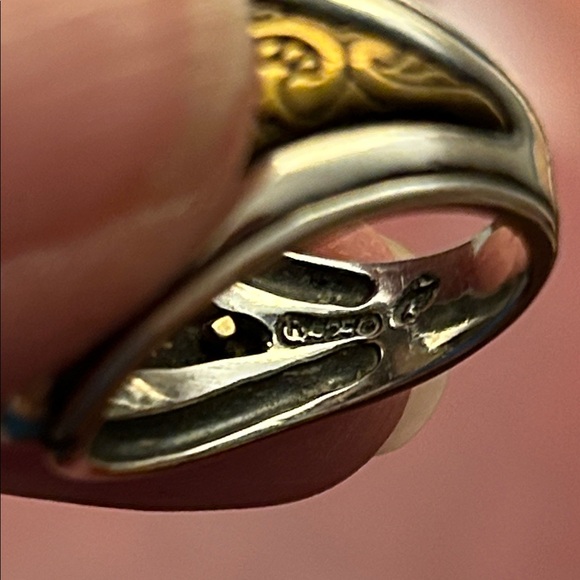 Silver and Brass Ring with Mother of Pearl - size 7 - Picture 10 of 11